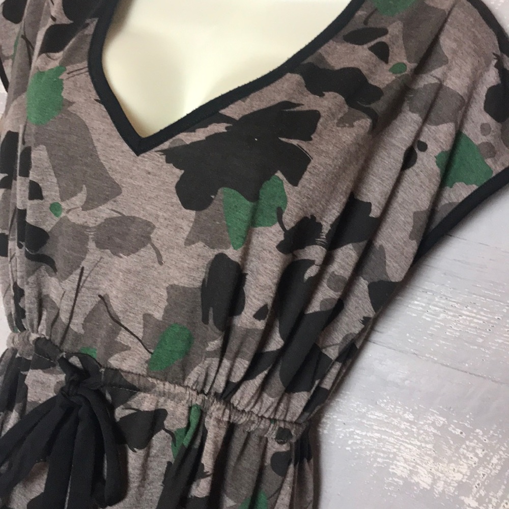 Cute Emmelee dress with splatter pattern - Picture 4 of 4